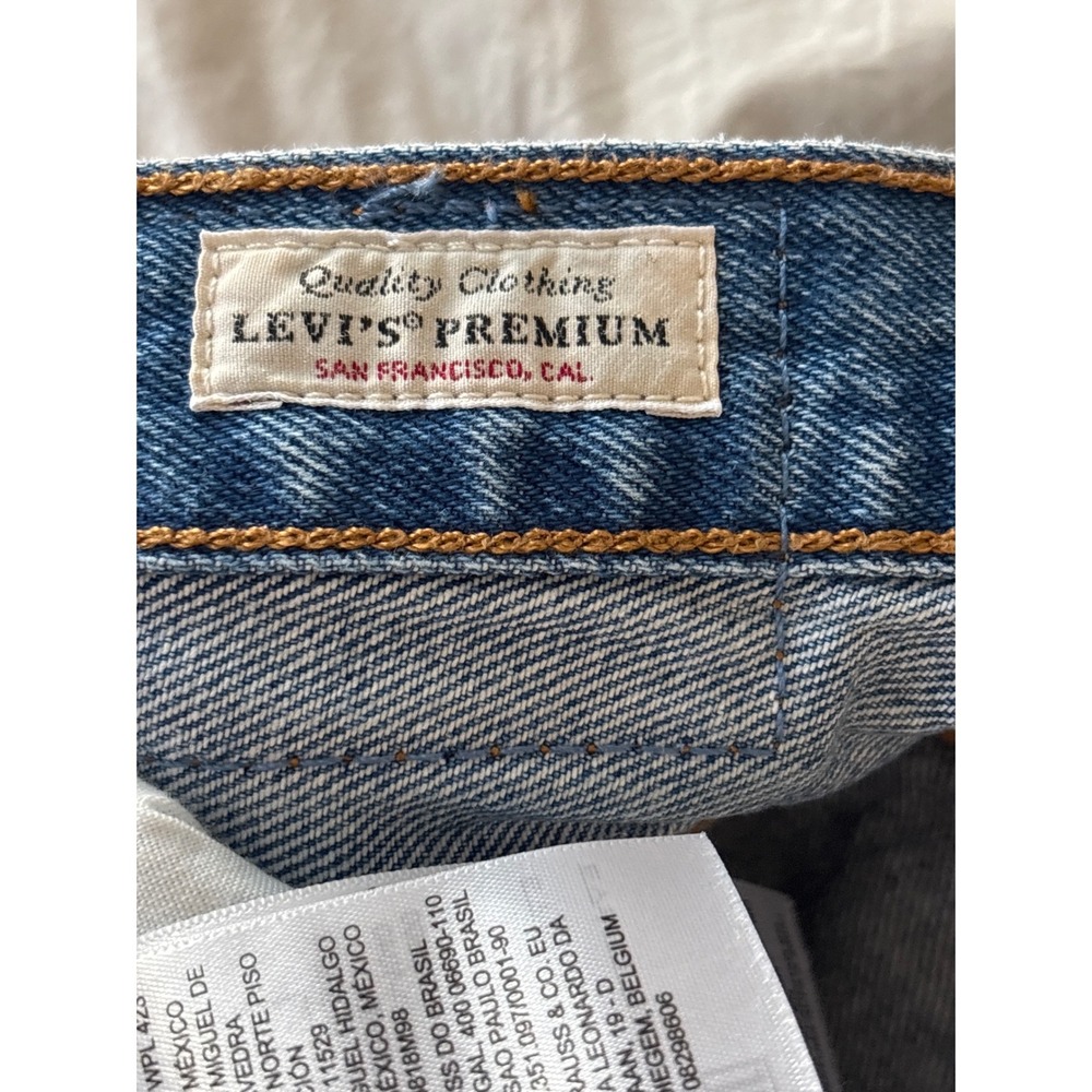 Levi's Premium 501 Women's Denim Shorts Button Fly Raw Hem Size 30‎ - Picture 6 of 7